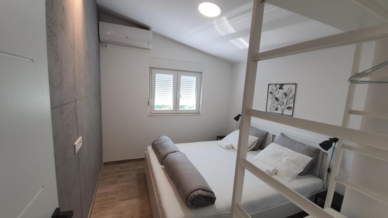 Ferienwohnung Porto Vista Penthouse Kumbor Exterior foto